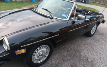 Alfa-romeo-spider-1981-black-4