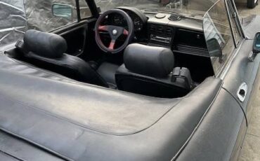 Alfa-romeo-spider-1986-black-1