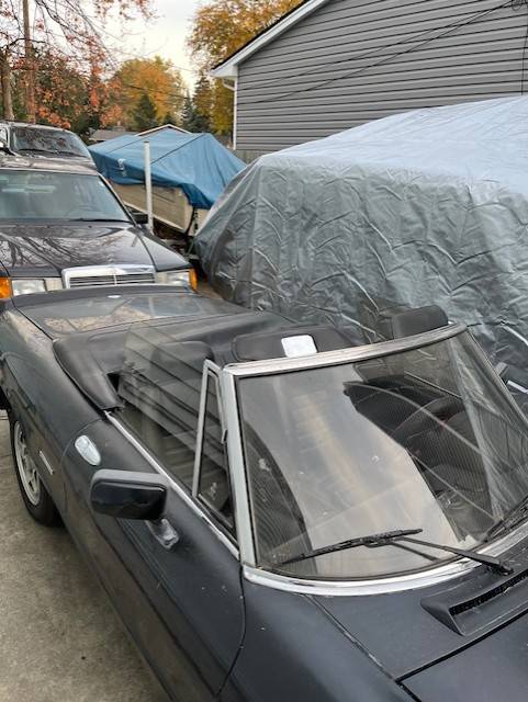 Alfa-romeo-spider-1986-black-4