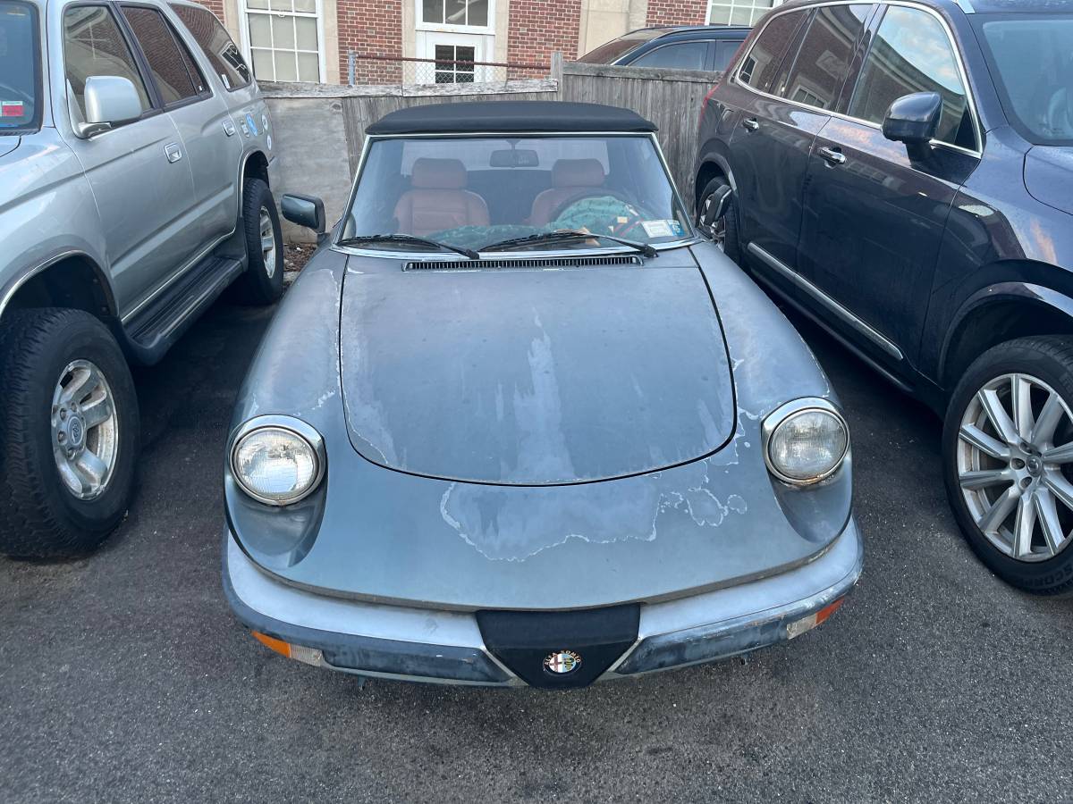 Alfa-romeo-spider-1986-blue-1