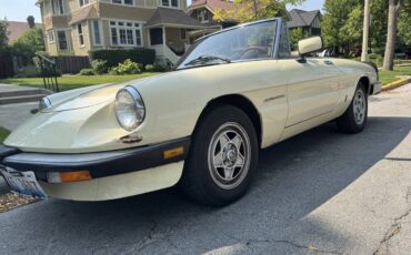 Alfa-romeo-spider-1986-yellow-1