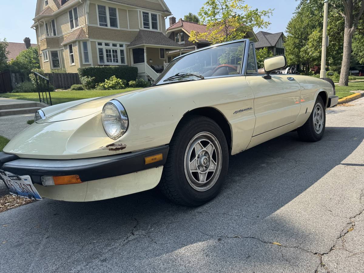 Alfa-romeo-spider-1986-yellow-1