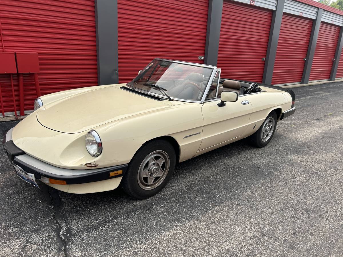 Alfa-romeo-spider-1986-yellow-5