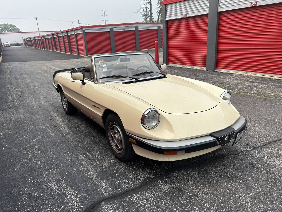 Alfa-romeo-spider-1986-yellow-8