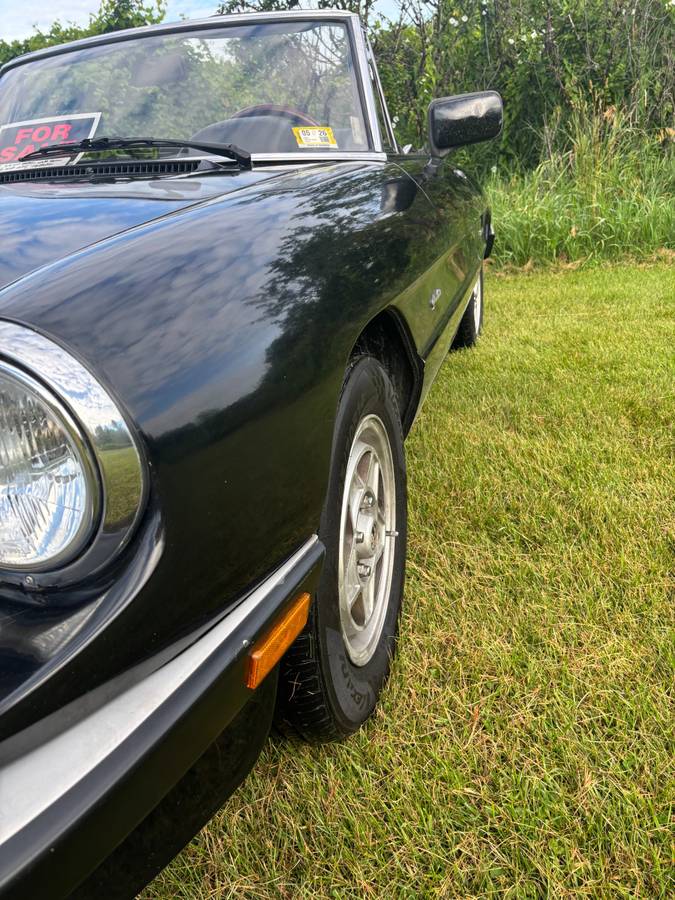 Alfa-romeo-spider-1989-black-3