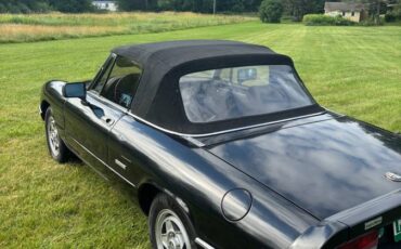 Alfa-romeo-spider-1989-black-4