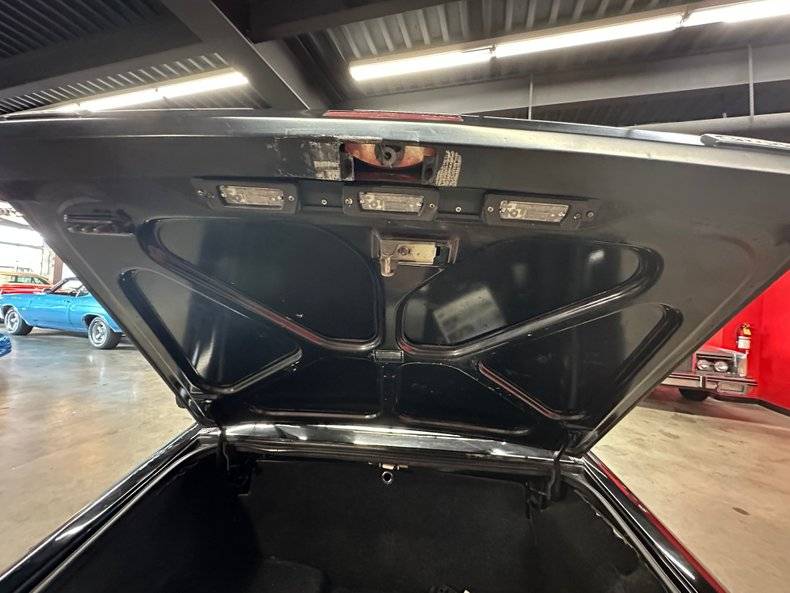 Alfa-romeo-spider-graduate-1987-black-18