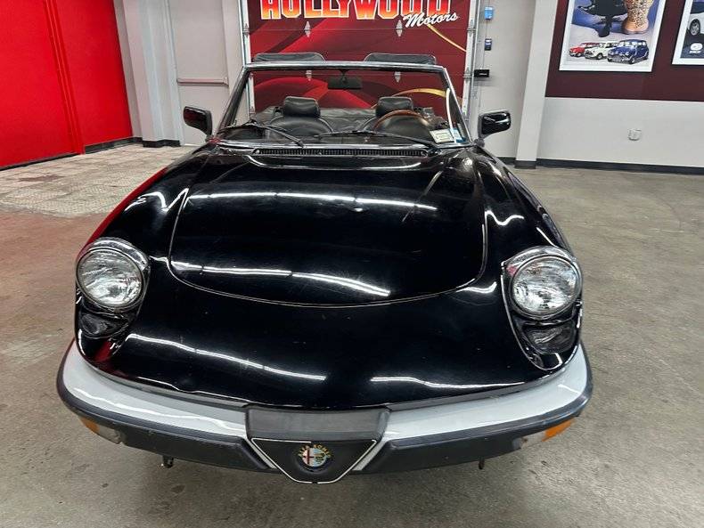 Alfa-romeo-spider-graduate-1987-black-3