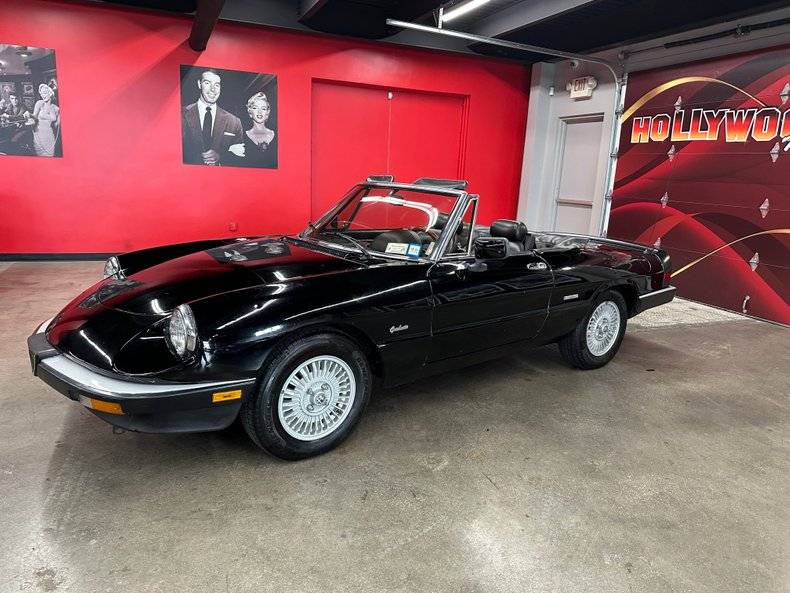Alfa-romeo-spider-graduate-1987-black
