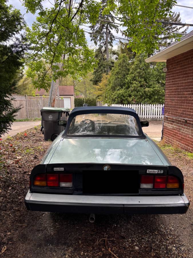 Alfa-romeo-spider-veloce-1984-blue-1