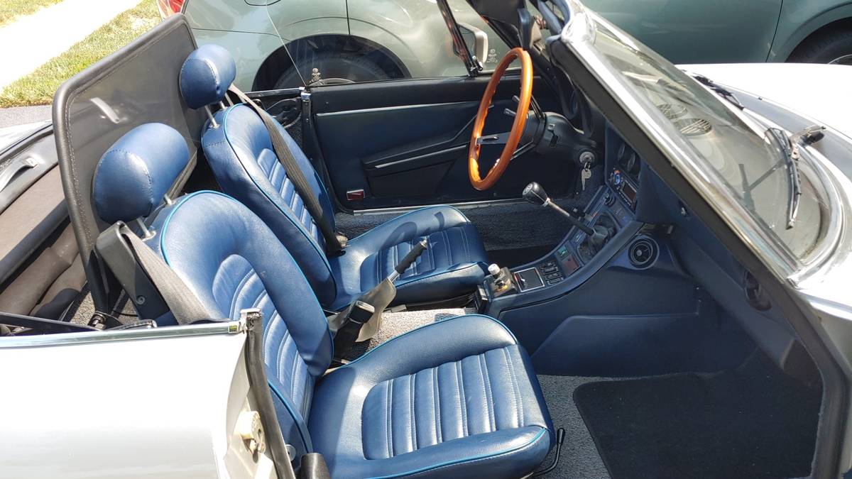 Alfa-romeo-spider-veloce-1984-silver-1