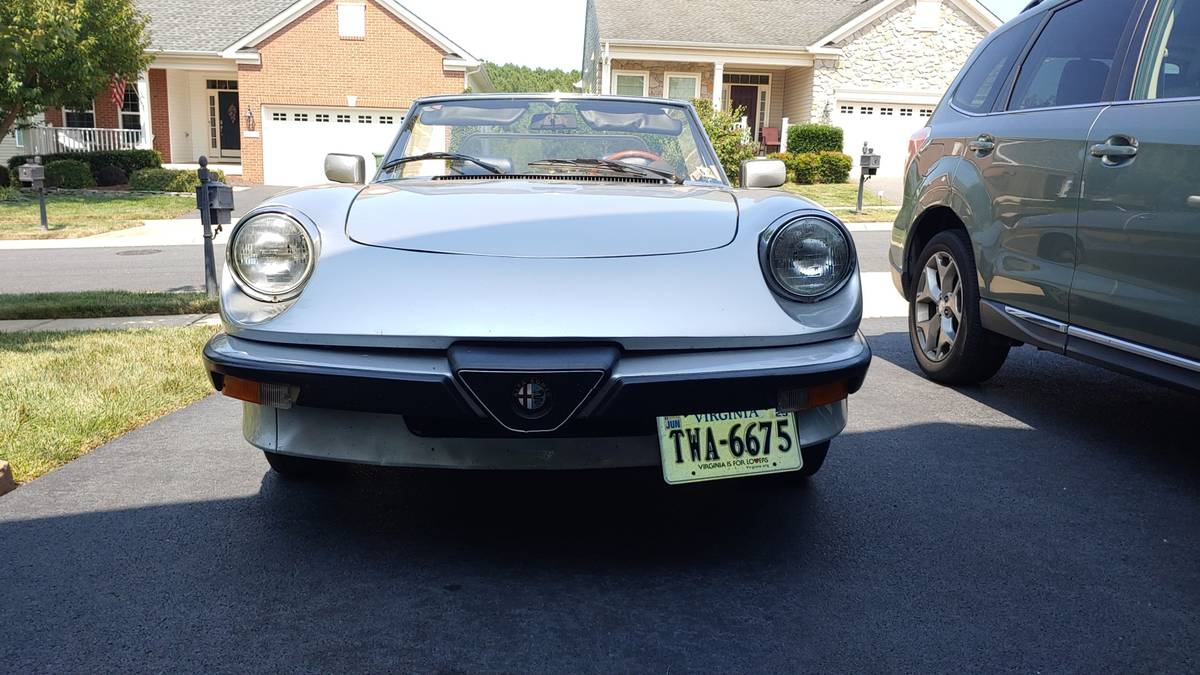 Alfa-romeo-spider-veloce-1984-silver-2