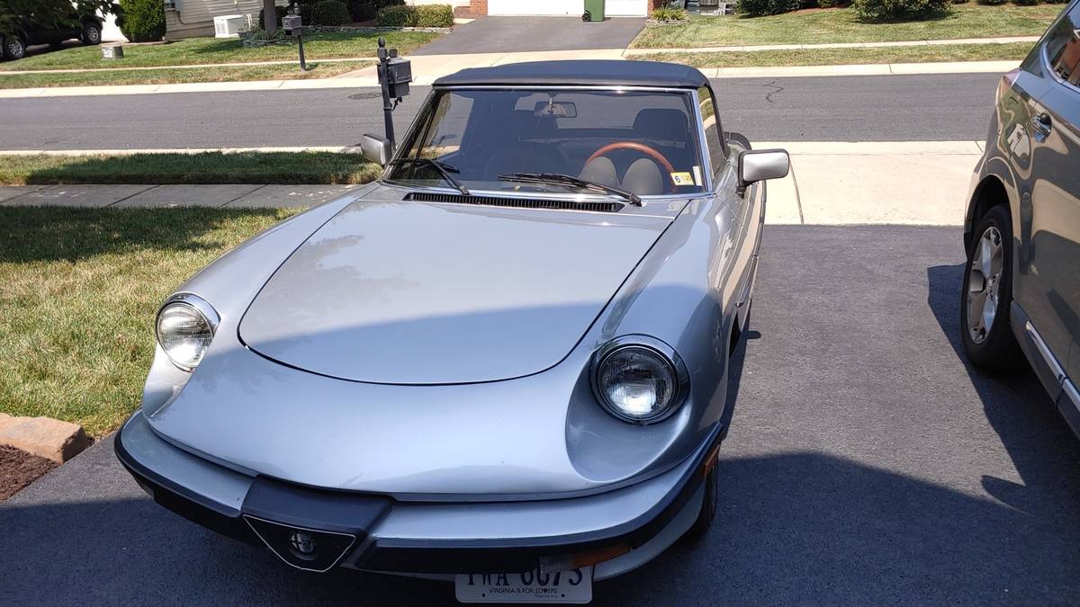 Alfa-romeo-spider-veloce-1984-silver-3
