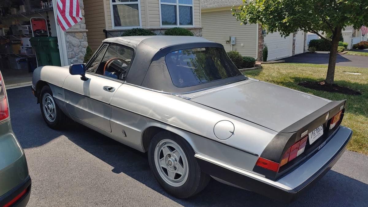 Alfa-romeo-spider-veloce-1984-silver-6