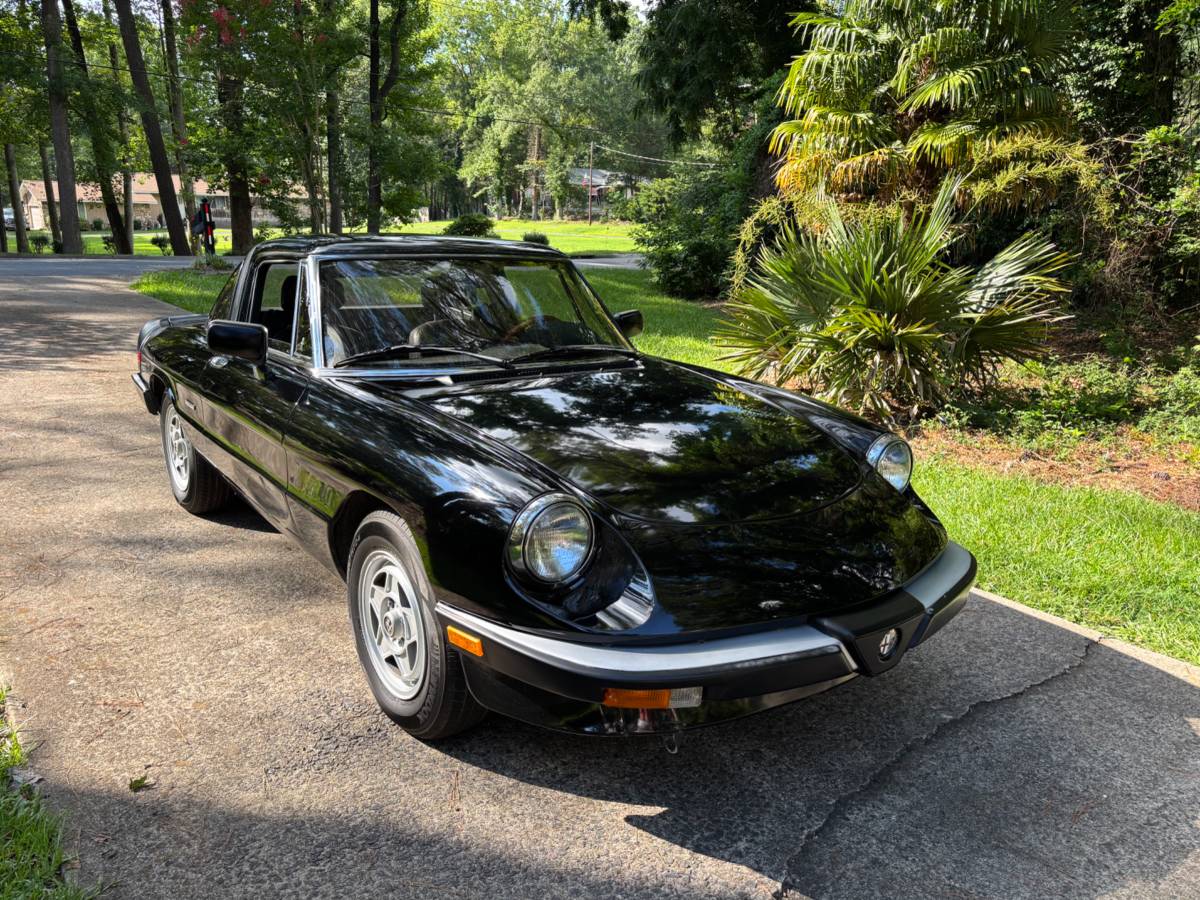 Alfa-romeo-spider-veloce-1986-black-15