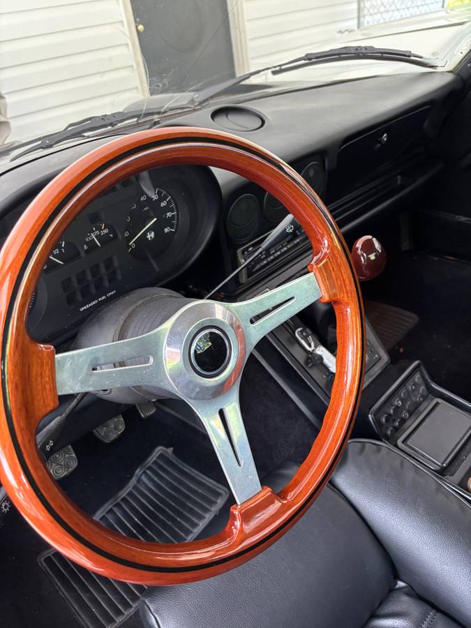 Alfa-romeo-spider-veloce-1986-black-21