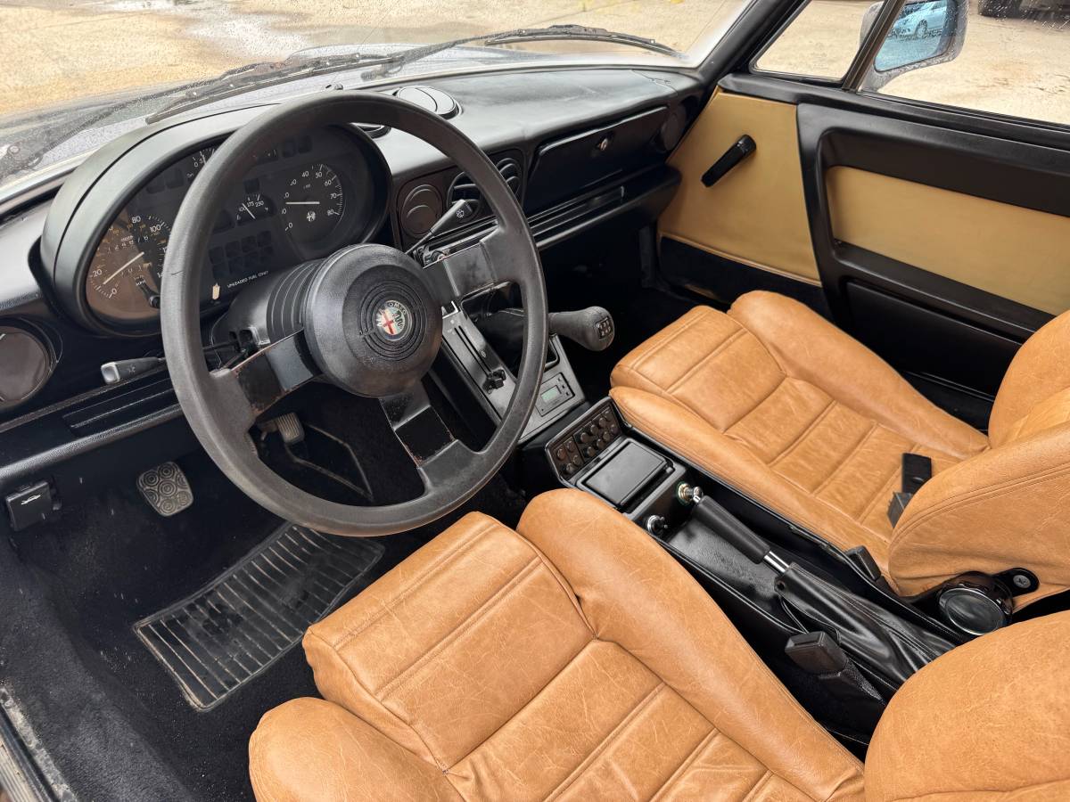 Alfa-romeo-spider-veloce-1986-blue-3
