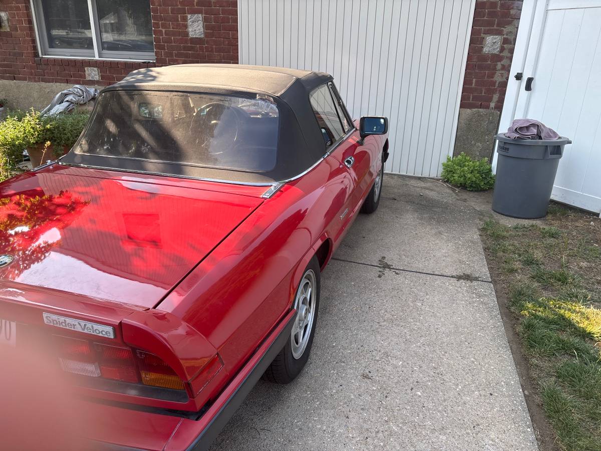 Alfa-romeo-spider-veloce-1986-red-9