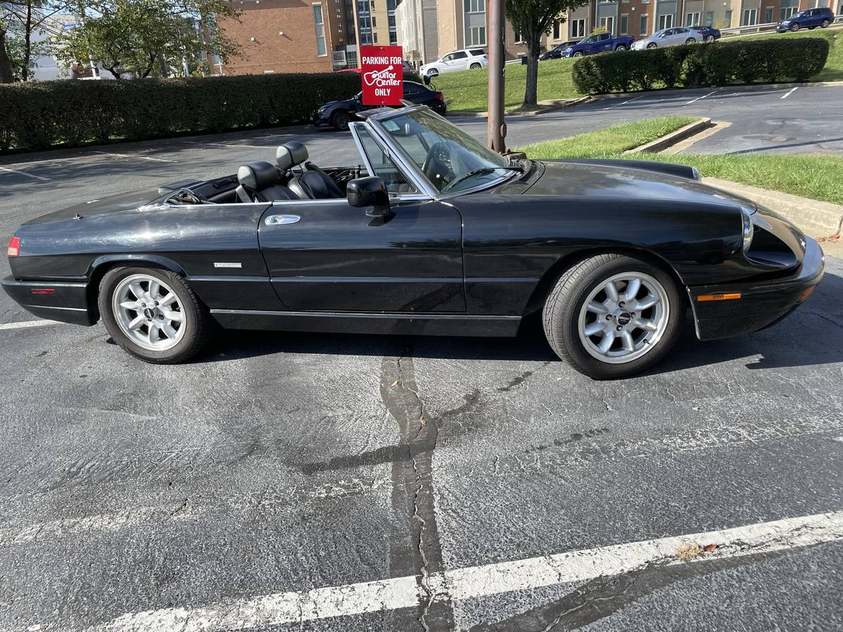 Alfa-romeo-spider-veloce-1993-black-11