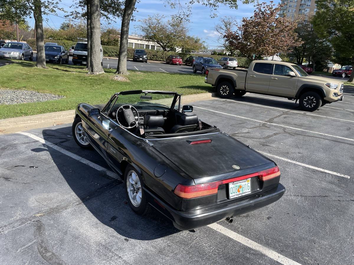 Alfa-romeo-spider-veloce-1993-black-12