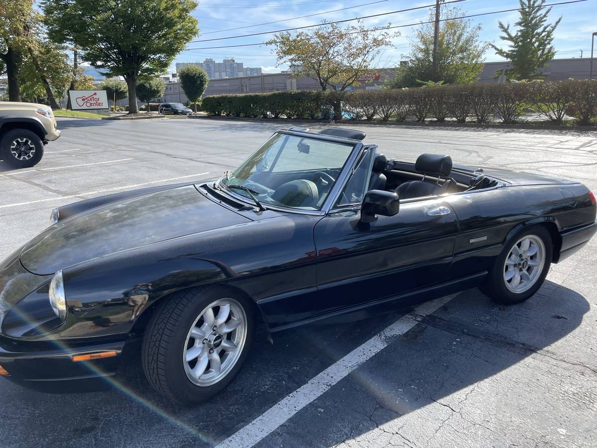 Alfa-romeo-spider-veloce-1993-black-13