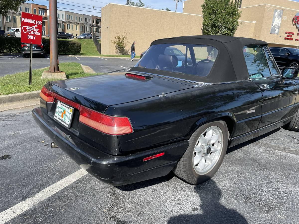 Alfa-romeo-spider-veloce-1993-black-14
