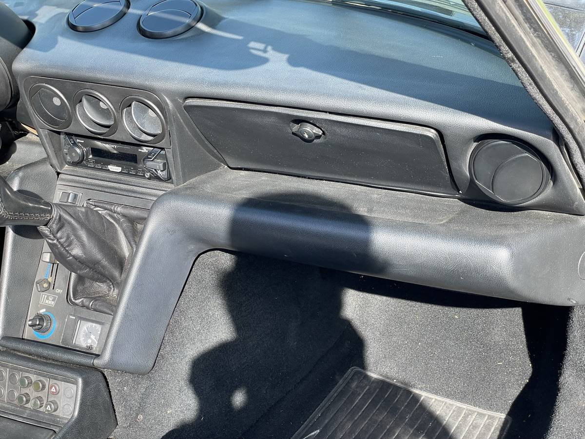 Alfa-romeo-spider-veloce-1993-black-5