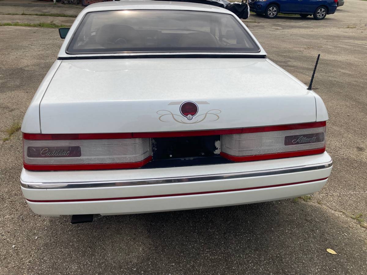 Allante-1988-white