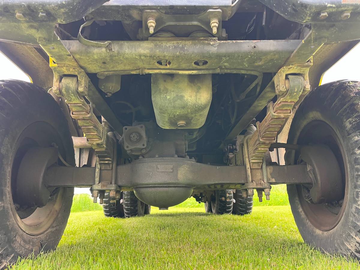 Am-general-diesel-1979-yellow-11