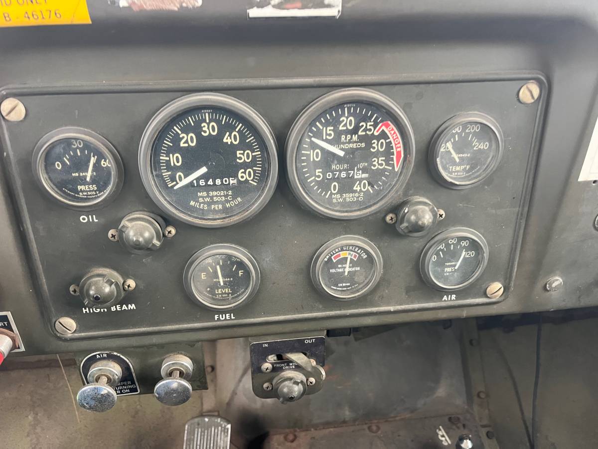 Am-general-diesel-1979-yellow-8