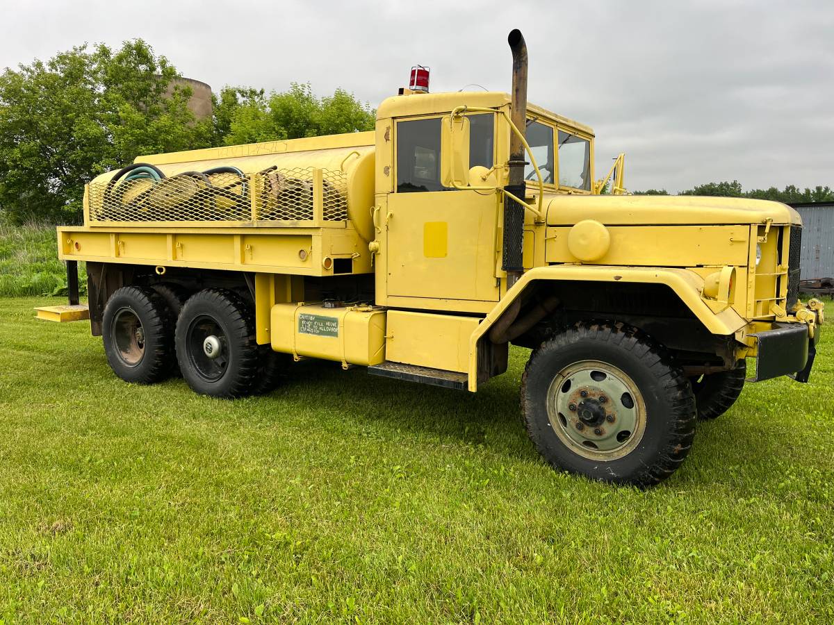 Am-general-diesel-1979-yellow