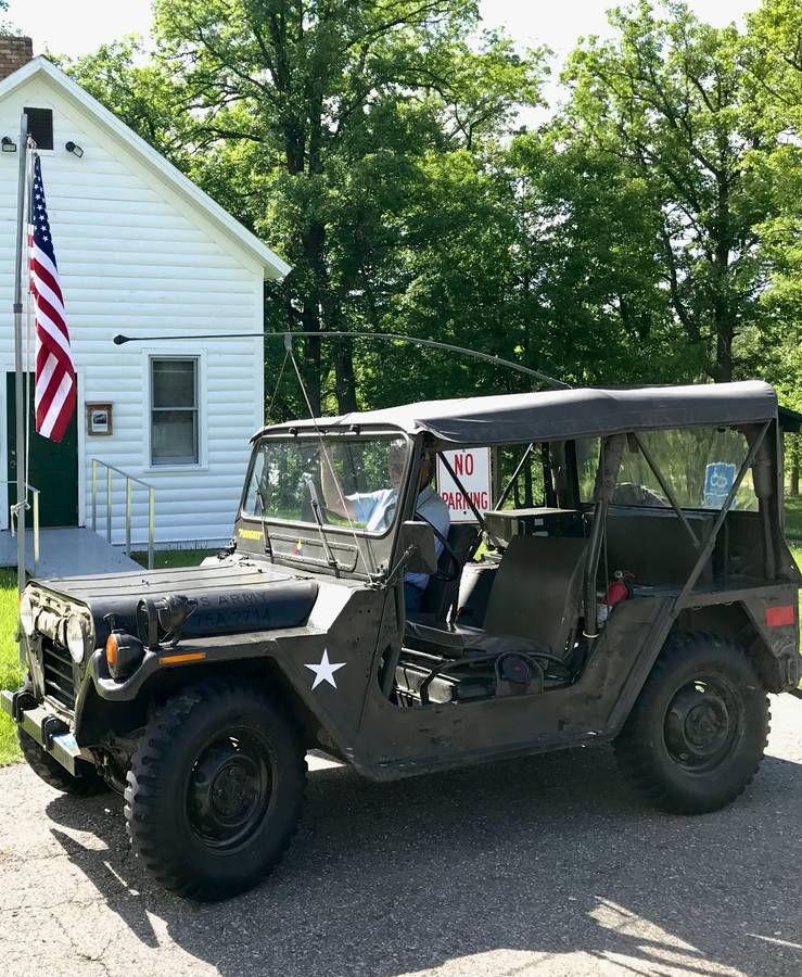 Am-general-m152a2-1975