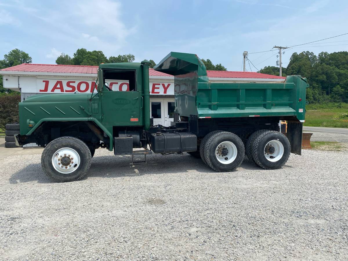 Am-general-m923-diesel-1982-green