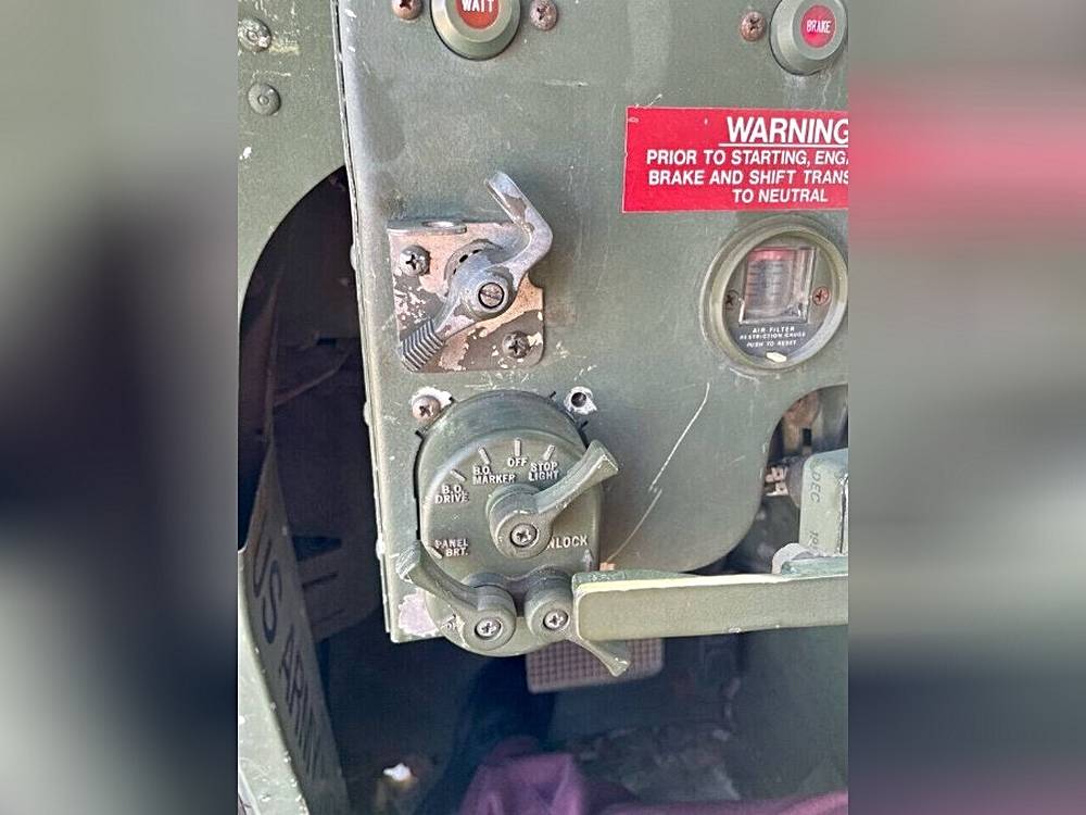 Am-general-m998-diesel-1986-green-11