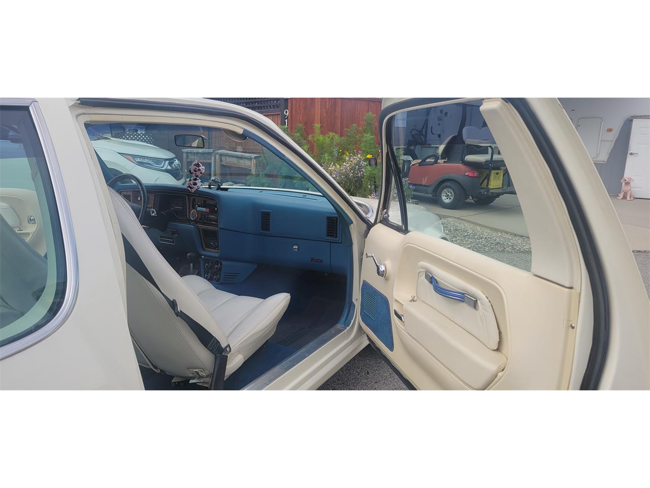 Amc-Pacer-1976-Alpine-White-Royal-Blue-7