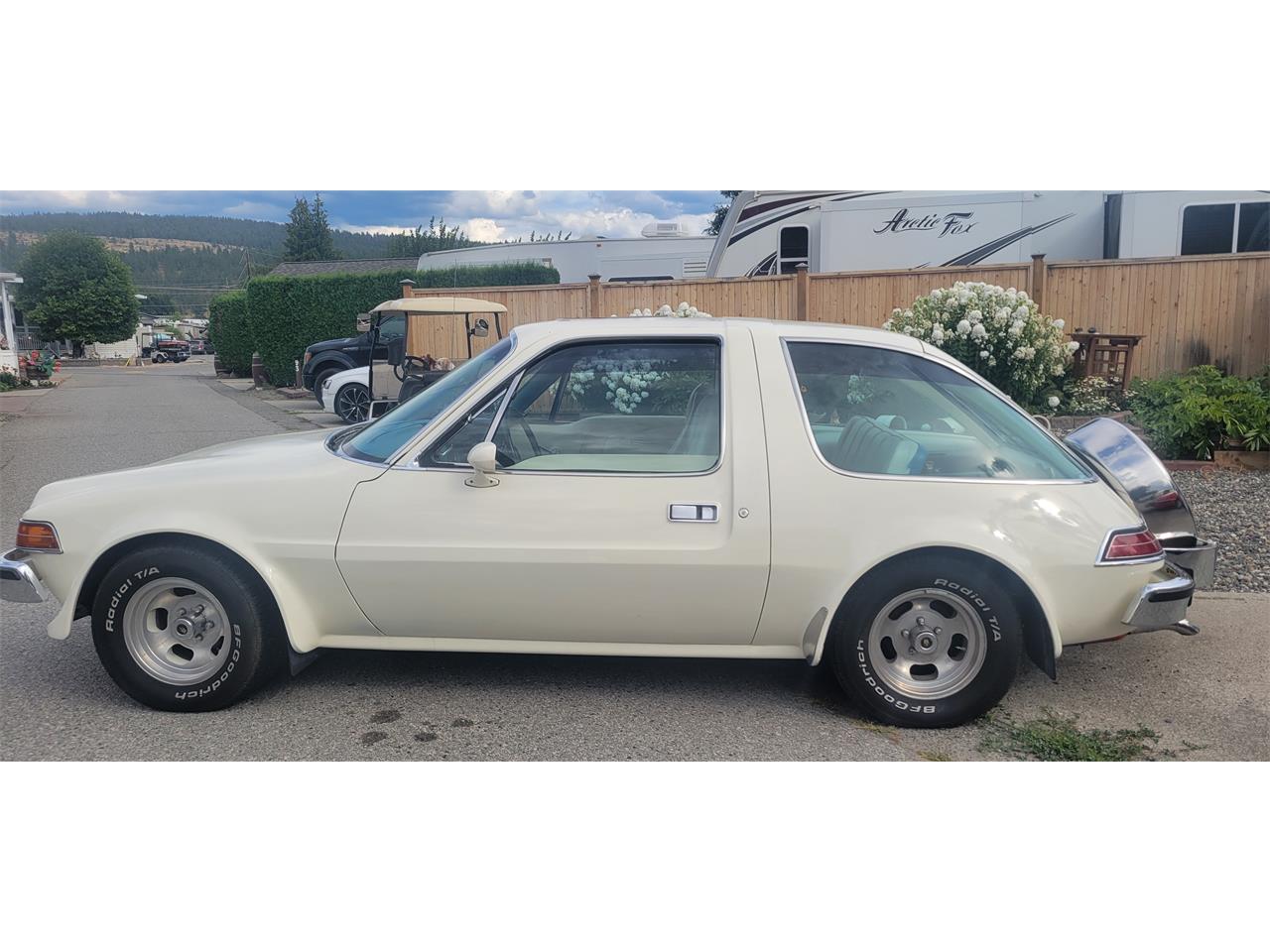 Amc-Pacer-1976-Alpine-White-Royal-Blue-9
