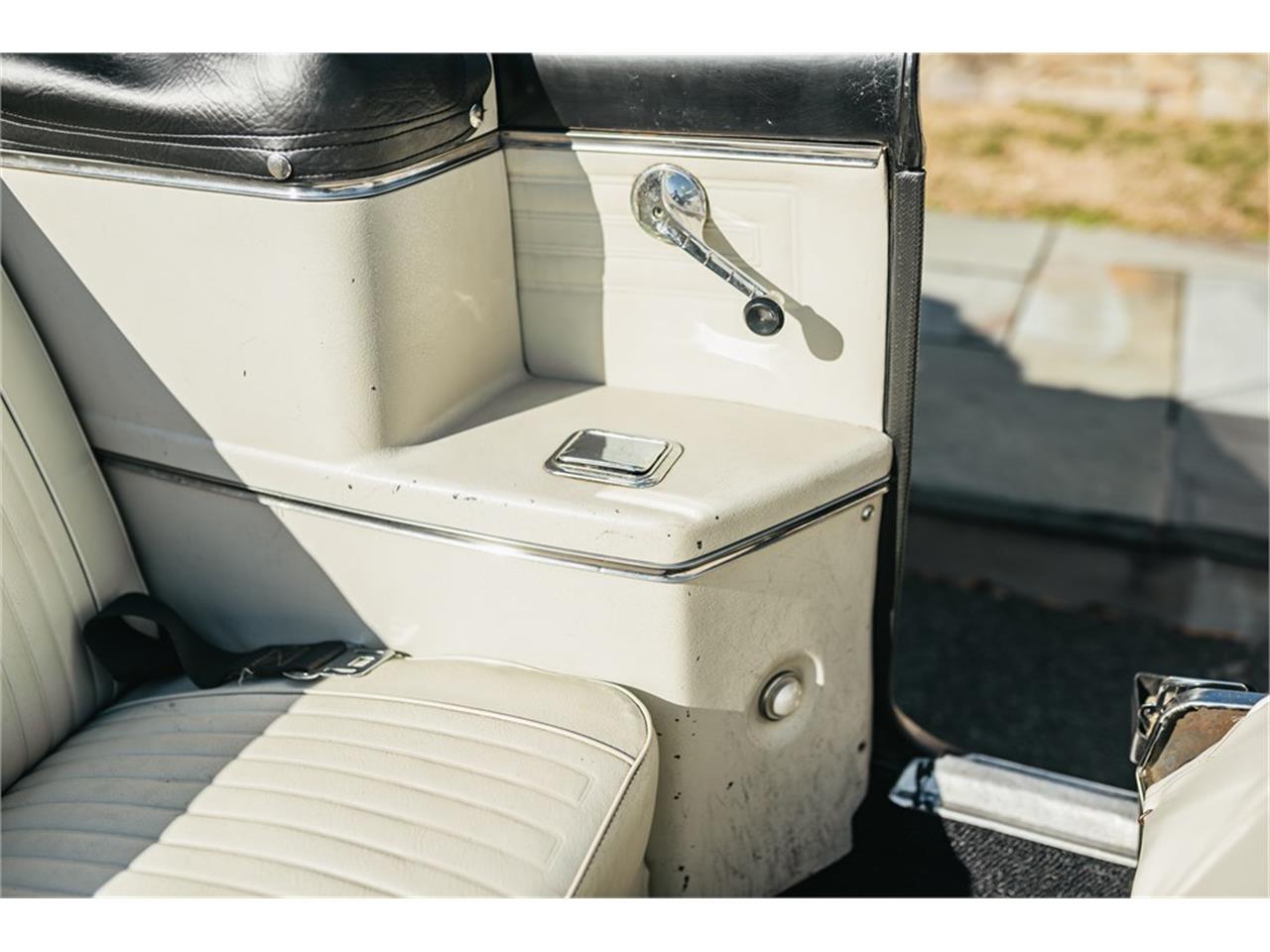 Amc-Rambler-1966-Gold-White-9