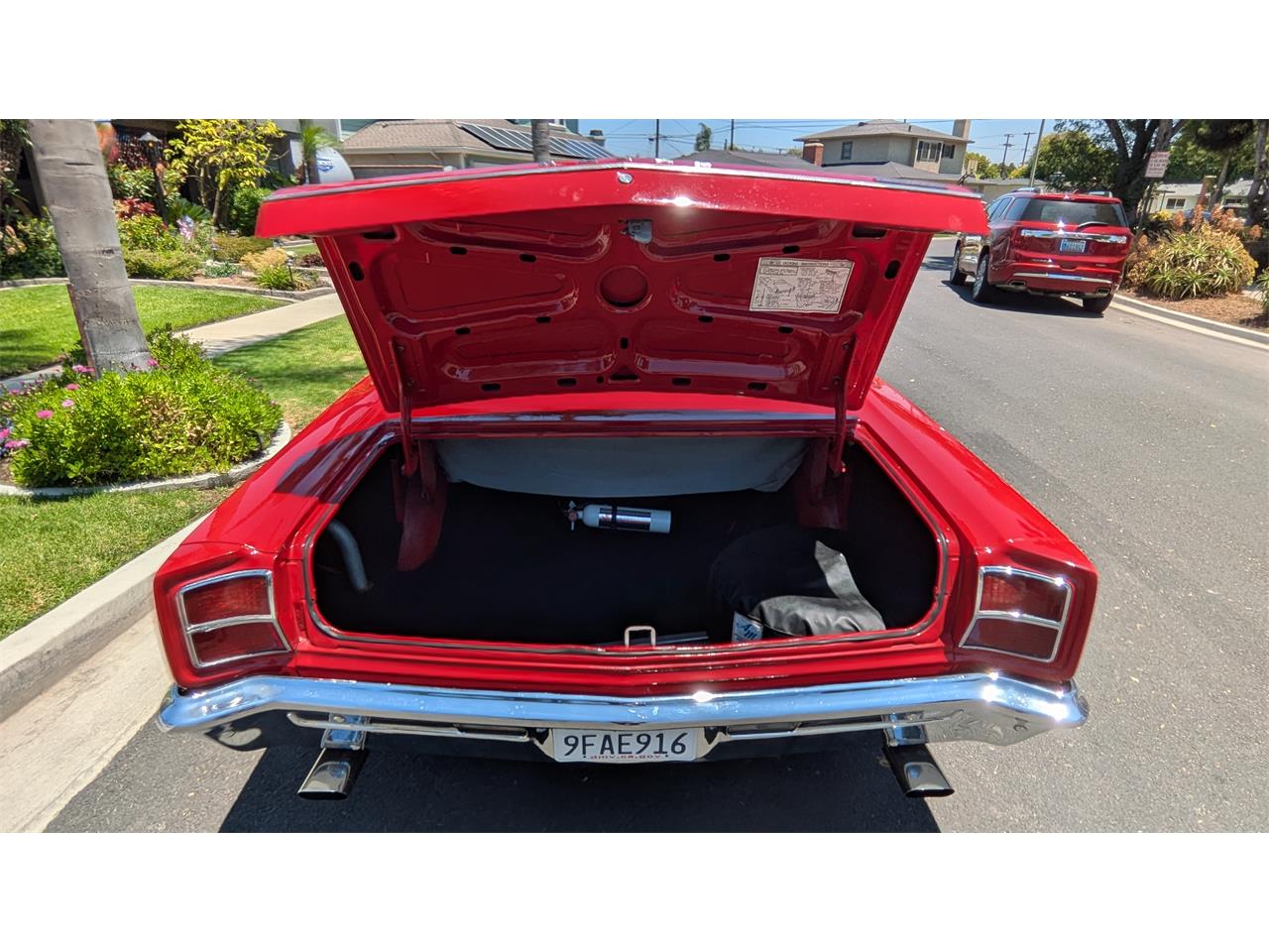 Amc-Rebel-1967-Red-Black-40