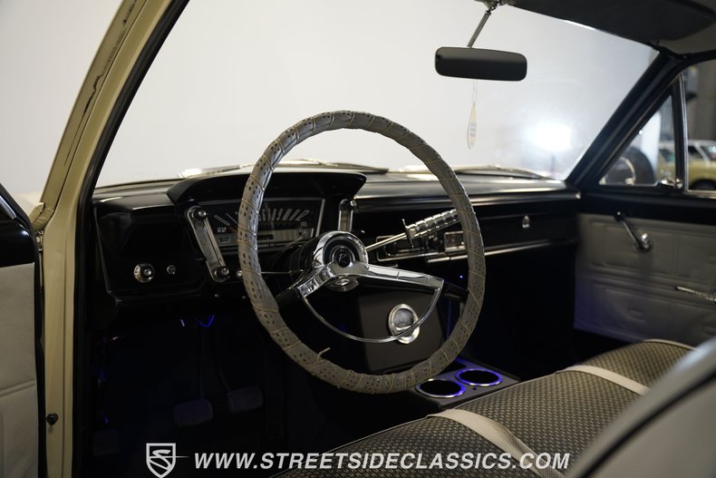 American-motors-Rambler-1963-Valencia-White-Houndstooth-18