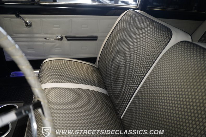 American-motors-Rambler-1963-Valencia-White-Houndstooth-21