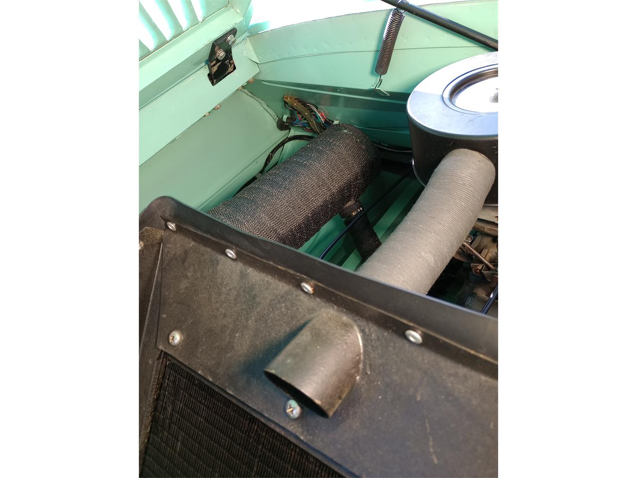 Amphicar-770-1964-Fjord-Green-White-and-Apricot-11