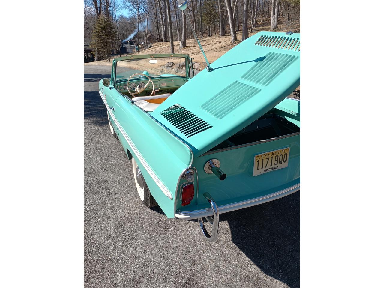 Amphicar-770-1964-Fjord-Green-White-and-Apricot-15