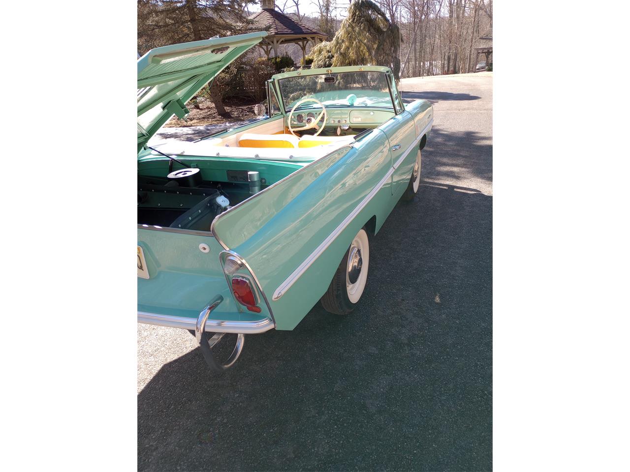 Amphicar-770-1964-Fjord-Green-White-and-Apricot-16