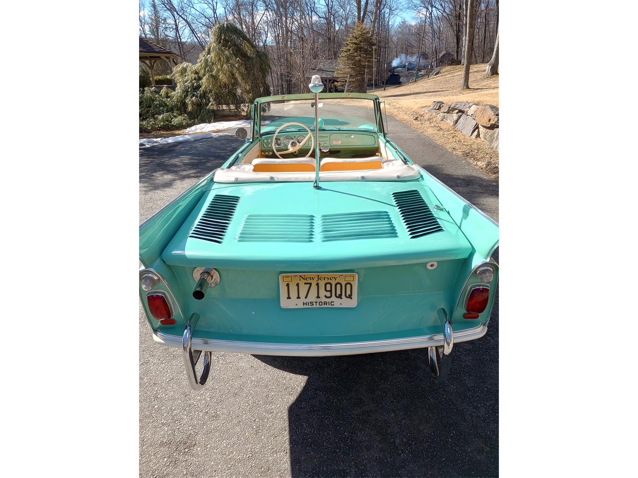 Amphicar-770-1964-Fjord-Green-White-and-Apricot-20