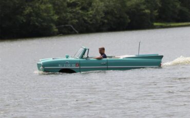 Amphicar-770-1964-Fjord-Green-White-and-Apricot