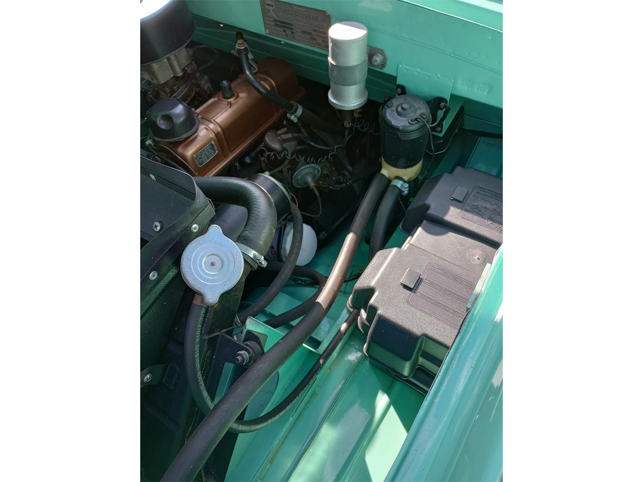 Amphicar-770-1964-Fjord-Green-White-and-Apricot-4