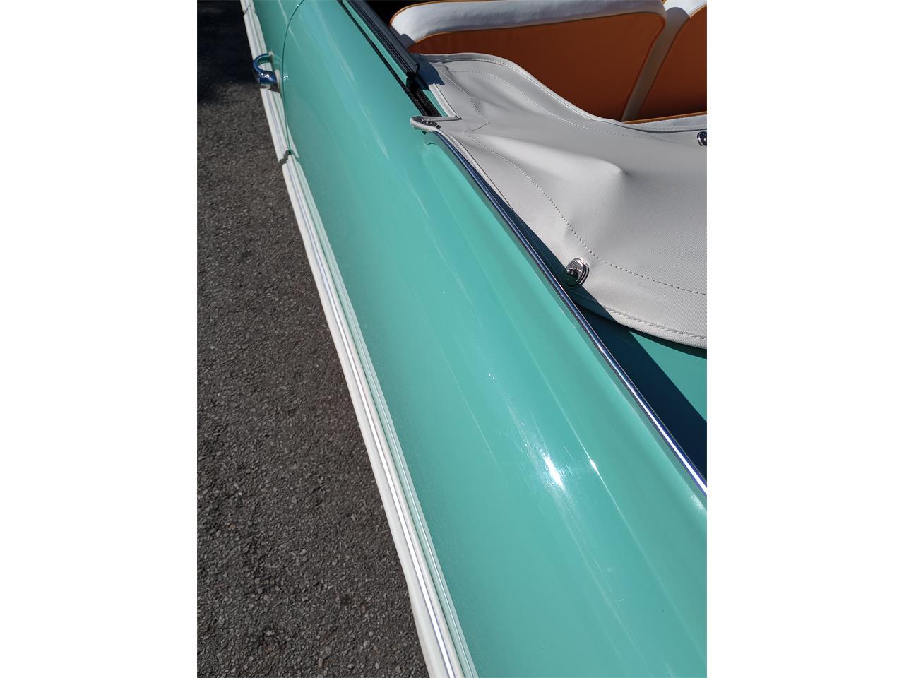 Amphicar-770-1964-Fjord-Green-White-and-Apricot-5