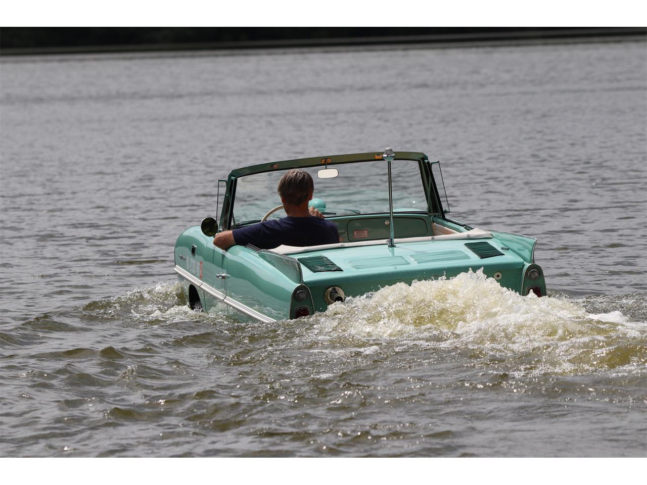 Amphicar-770-1964-Fjord-Green-White-and-Apricot-7