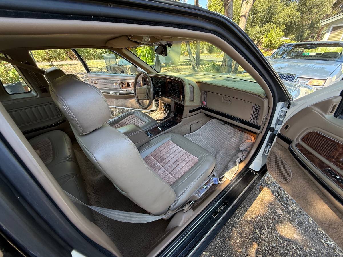 And-1993-buick-rivieras-1991-white-10