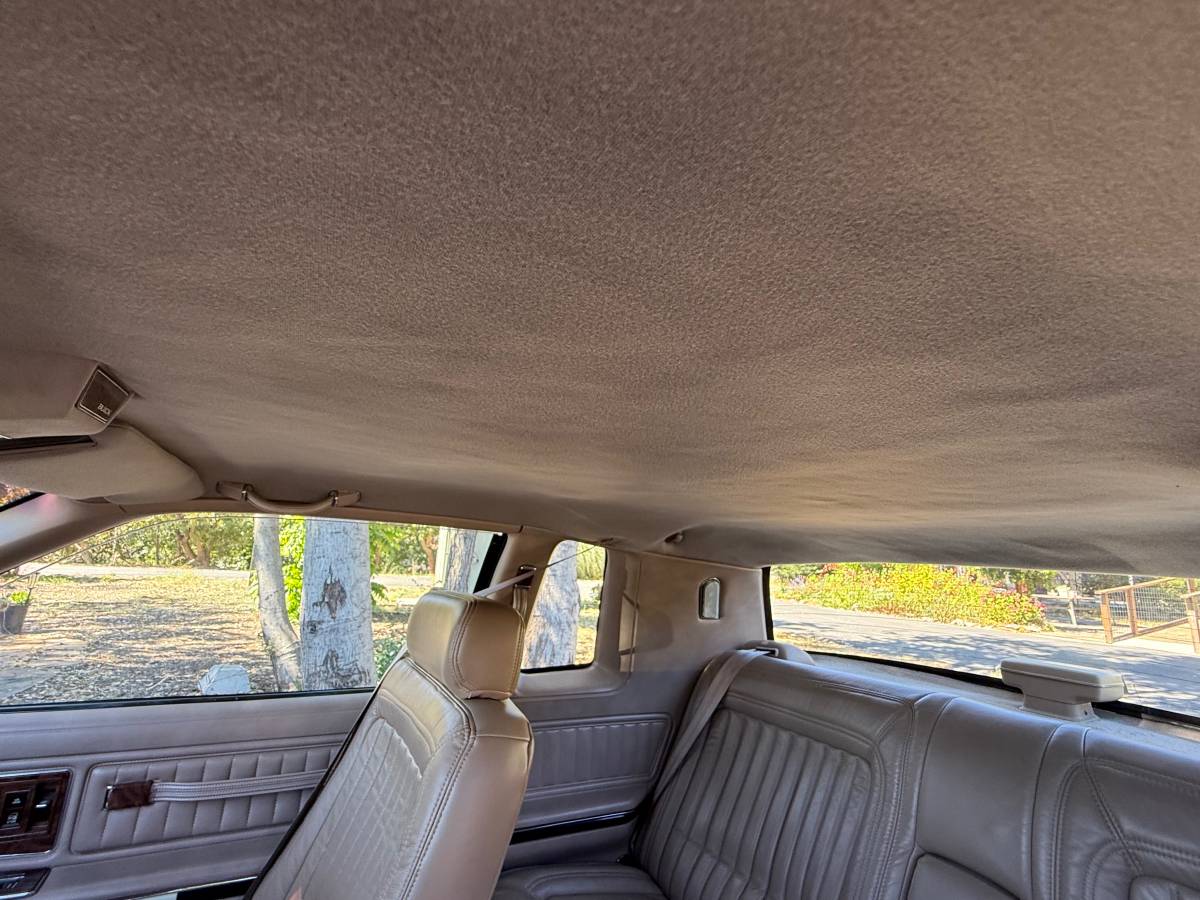 And-1993-buick-rivieras-1991-white-3
